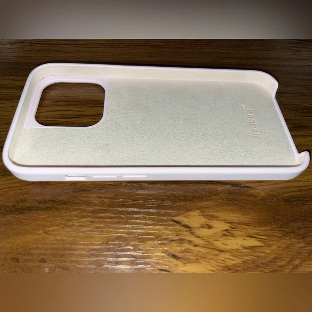 Apple IPhone 13pro silicone case from Target of heyday in pastel pink - Picture 3 of 6